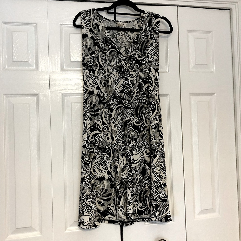 Old Navy V-neck sleeveless dress